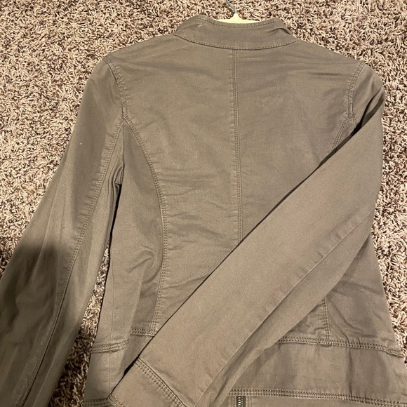 Express Jacket 🤎 - Picture 5 of 6